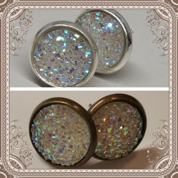 2 for $20 💖 Crystal druzy style studs - Picture 3 of 5